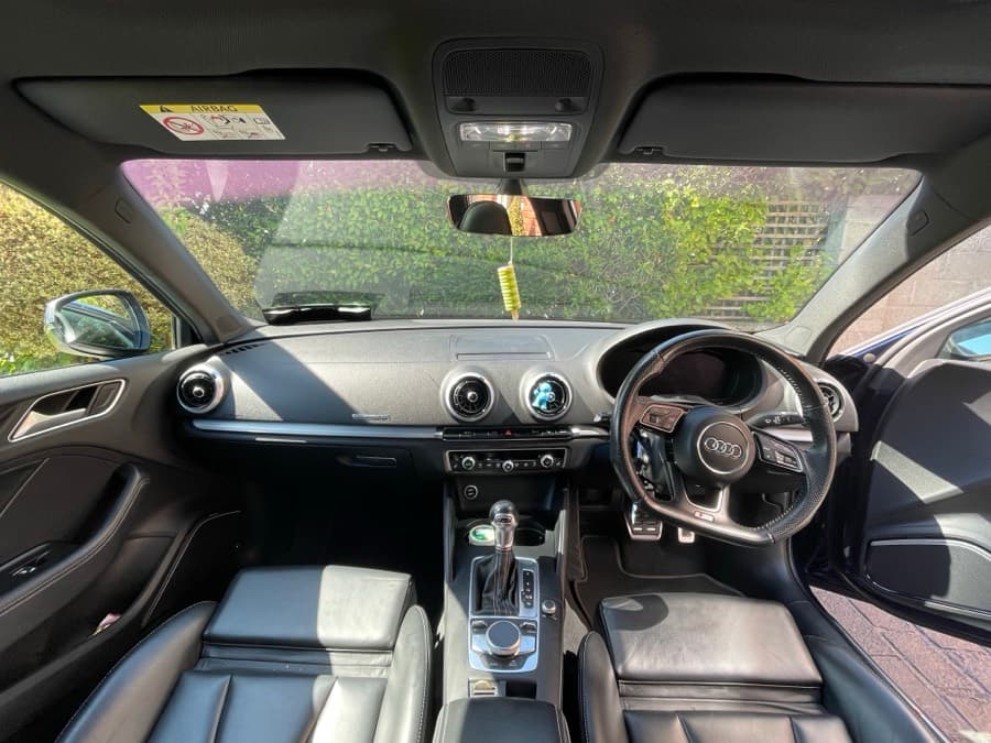 Dashboard and front seats of the Audi S3